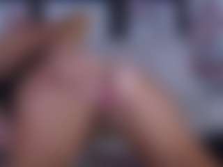 Live cam show with BeccaDelux - Granny on crypto-cams