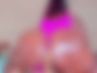 sofi-hill MILF webcam performer live streaming