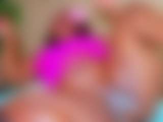 Live cam show with sofi-hill - Squirt MILF on Uber Horny