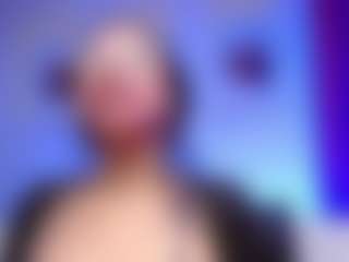Live-Cam-Show mit valentinaswallow - Bikini auf Camsoda