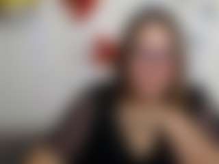 Live cam show with DaniellaGrace - Gagging on AdultVida.com