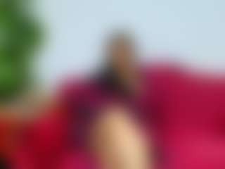 Live cam show with kiindred - Living Room on milfzrlive.com