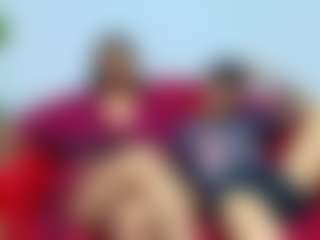 Live cam show with kiindred - Living Room on Milfs Live