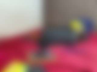 Live cam show with kiindred - Athletic Bedroom on intimatelivegirls.com
