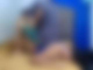 Live cam show with kiindred - Bedroom on madthumbs
