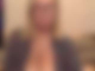 Live cam show with IlariaCetoi - Glasses on Camsoda