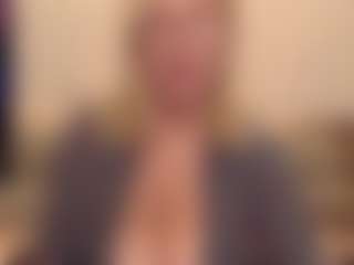 Live cam show with IlariaCetoi - BBW on Fling VIP Chat