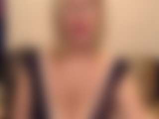 Live cam show with IlariaCetoi - Granny on AdultVida.com