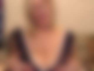 IlariaCetoi MILF webcam performer live streaming