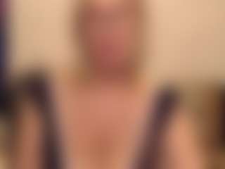 IlariaCetoi's Live Sex Cam Show