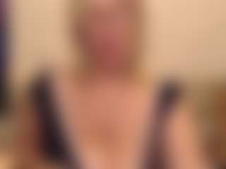 Live cam show with IlariaCetoi - Lovense on boobsie.com