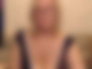 Live cam show with IlariaCetoi - Smoke on Adult Interactions