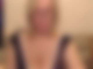 Live cam show with IlariaCetoi - Green Eyes on Adult Interactions