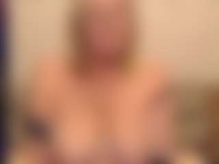 IlariaCetoi's Live Sex Cam Show