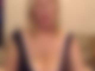 Live cam show with IlariaCetoi - MILF on xDating