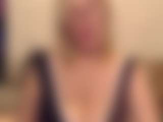 Live cam show with IlariaCetoi - Mature on EXY
