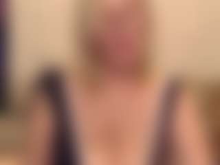 IlariaCetoi's Live Sex Cam Show