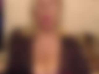 IlariaCetoi's Live Sex Cam Show
