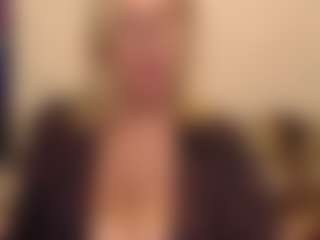 IlariaCetoi's Live Sex Cam Show