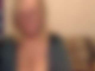 IlariaCetoi's Live Sex Cam Show