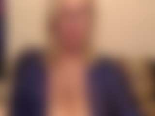 Live cam show with IlariaCetoi - Granny on Sex Cam Show
