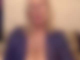 Live cam show with IlariaCetoi - Granny on liverealitysex.com