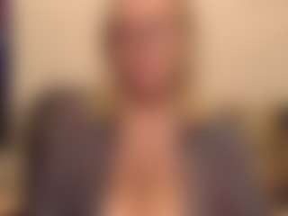 Live cam show with IlariaCetoi - Granny on Milfs Live