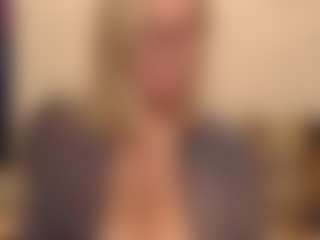 Live cam show with IlariaCetoi - Green Eyes on Hubzter Live