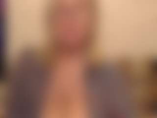 IlariaCetoi's Live Sex Cam Show