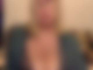 Live cam show with IlariaCetoi - Mature on livesuperchat.net