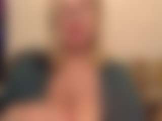 IlariaCetoi's Live Sex Cam Show