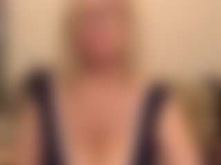 Live cam show with IlariaCetoi - Big Ass on TeamSkeetLive