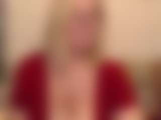 Live cam show with IlariaCetoi - Green Eyes on livesuperchat.net