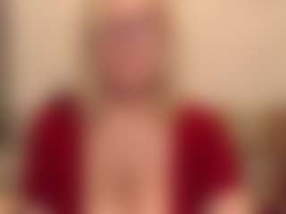Live cam show with IlariaCetoi - Granny Lovense on intimatelivegirls.com