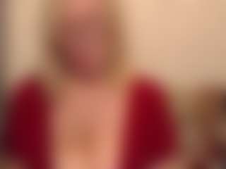 Live cam show with IlariaCetoi - Granny MILF on pussylord.com