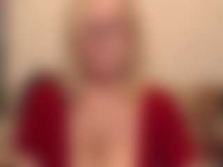 Live cam show with IlariaCetoi - Granny MILF on Strip Flash - Live Sex Shows
