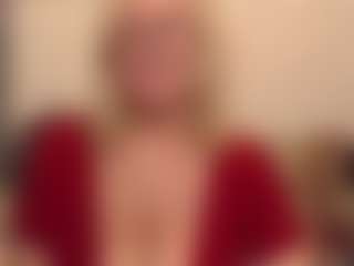 Live cam show with IlariaCetoi - Glasses on LiveSexCams6