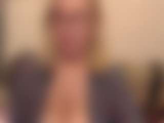 Live cam show with IlariaCetoi - Granny MILF on Camming Site