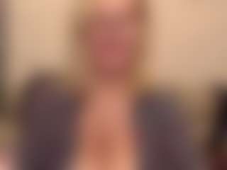 Live cam show with IlariaCetoi - Granny BBW on Camsoda
