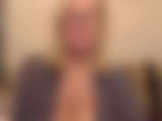 IlariaCetoi's Live Sex Cam Show