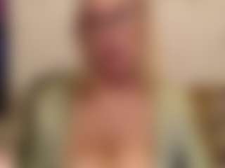 IlariaCetoi's Live Sex Cam Show
