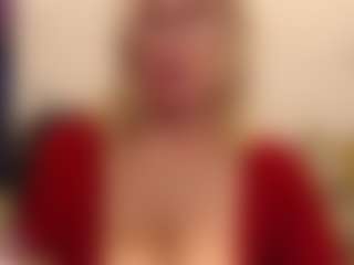 Live cam show with IlariaCetoi - Glasses on madthumbs