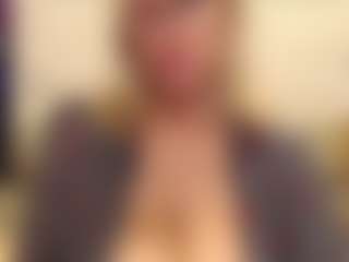 IlariaCetoi's Live Sex Cam Show