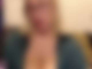 Live cam show with IlariaCetoi - Glasses on Camsoda