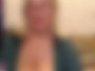 Live cam show with IlariaCetoi - Glasses on Camsoda