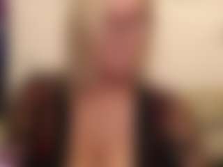 IlariaCetoi's Live Sex Cam Show