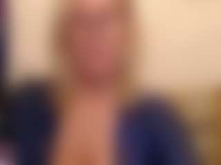 IlariaCetoi's Live Sex Cam Show