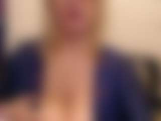 Live cam show with IlariaCetoi - Granny on Camsoda