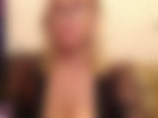 IlariaCetoi's Live Sex Cam Show