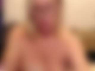 IlariaCetoi's Live Sex Cam Show
